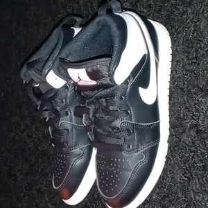 Jordans black,white and light pink